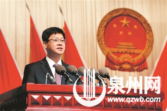 1月19日,市长康涛作政府工作报告。 1月19日,市长康涛作政府工作报告。